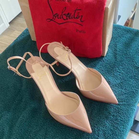 Christian Louboutin nude patent leather size 39.5 (US8.5) 3 1/2 inch heel - Picture 4 of 4